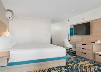 Pacific Shores Inn hotel thumbnail 4
