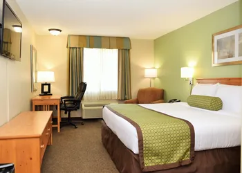 Baymont by Wyndham Pierre hotel thumbnail 6