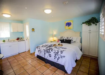 Leucadia Beach Inn hotel thumbnail 5
