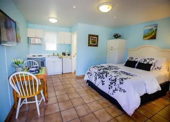 Leucadia Beach Inn hotel thumbnail 7