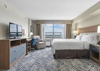 Holiday Inn Hotel & Suites London by IHG hotel thumbnail 2