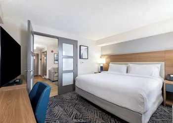 Holiday Inn Hotel & Suites London by IHG hotel thumbnail 8