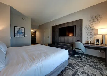 DoubleTree by Hilton Denver International Airport hotel thumbnail 6