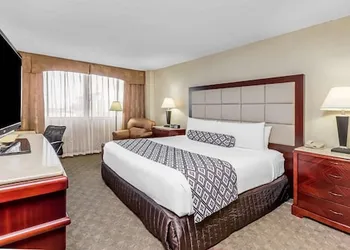 Wyndham Houston near NRG Park/Medical Center hotel thumbnail 7