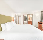 Victoria Regent Waterfront Hotel & Suites hotel detail image 4