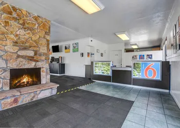 Motel 6 Fort Bragg, CA hotel thumbnail 2
