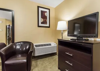 Quality Inn hotel thumbnail 5