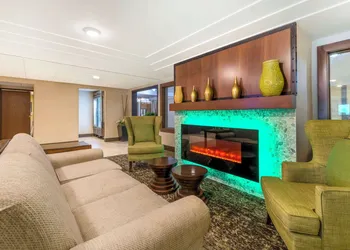 Best Western Plus New Ulm hotel thumbnail 2