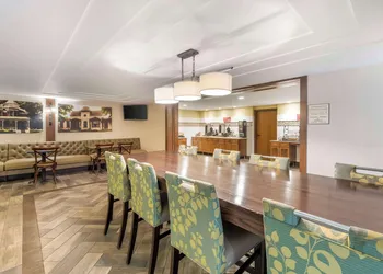 Best Western Plus New Ulm hotel thumbnail 3
