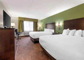 Best Western Plus New Ulm hotel thumbnail 6