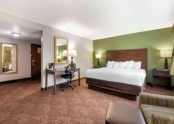 Best Western Plus New Ulm hotel thumbnail 8