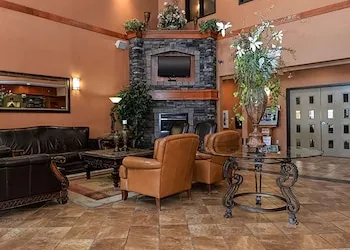 Quality Inn & Suites hotel thumbnail 5