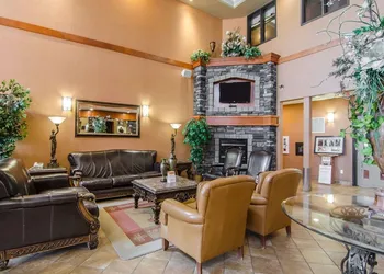 Quality Inn & Suites hotel thumbnail 8