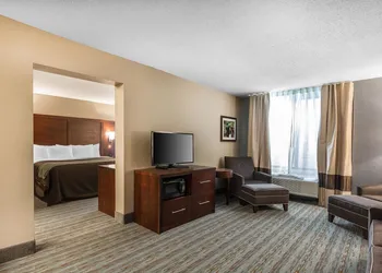 Comfort Inn Bay City - Riverfront hotel thumbnail 6