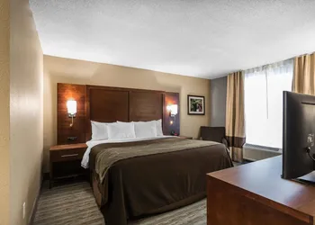 Comfort Inn Bay City - Riverfront hotel thumbnail 7
