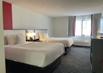 Ramada by Wyndham Waupaca hotel thumbnail 5