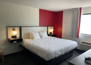 Ramada by Wyndham Waupaca hotel thumbnail 6
