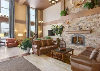 Days Inn by Wyndham Levis hotel thumbnail 2