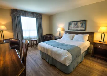 Days Inn by Wyndham Levis hotel thumbnail 7