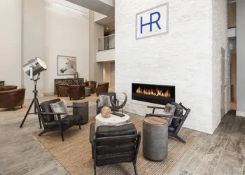 Hotel Renovo Des Moines Urbandale,Tapestry Collection Hilton hotel thumbnail 2