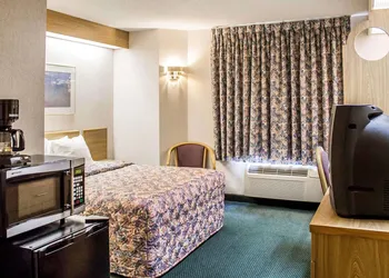 Rodeway Inn Abbotsford hotel thumbnail 5