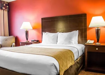 Comfort Inn & Suites Dayville - Killingly Industrial Park hotel thumbnail 7