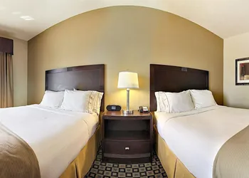Holiday Inn Express Hotel & Suites Clovis by IHG hotel thumbnail 5