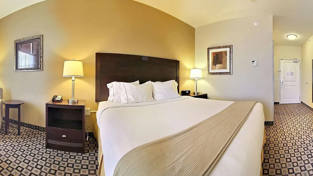 Holiday Inn Express Hotel & Suites Clovis by IHG hotel detail image 6