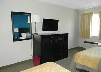 Boarders Inn & Suites by Cobblestone Hotels - Munising hotel thumbnail 6