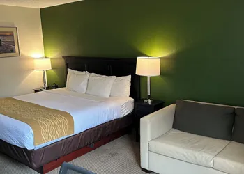 Boarders Inn & Suites by Cobblestone Hotels - Munising hotel thumbnail 8