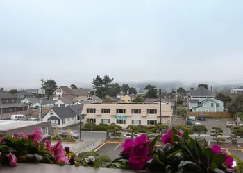 Hi-Tide Oceanfront Inn hotel thumbnail 6
