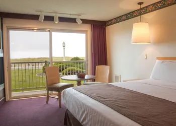 Hi-Tide Oceanfront Inn hotel thumbnail 7