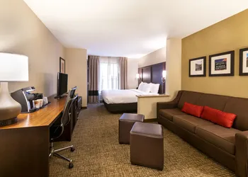 Comfort Suites Goodyear - West Phoenix hotel thumbnail 8