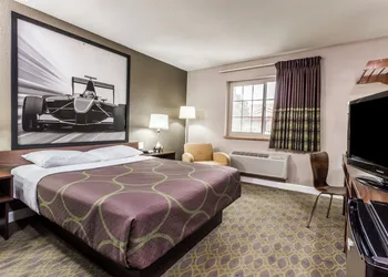 Deluxe Inn Willows hotel thumbnail 6