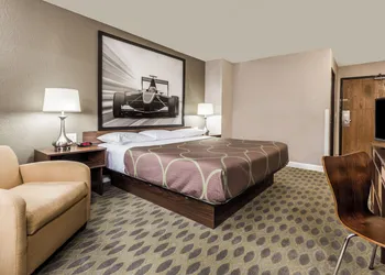 Deluxe Inn Willows hotel thumbnail 8