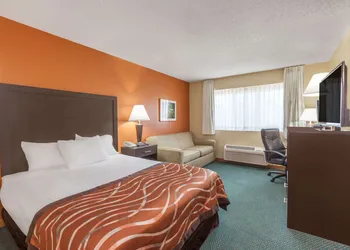 Baymont by Wyndham Midland hotel thumbnail 8