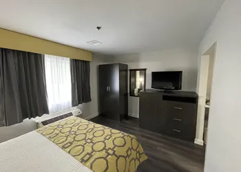 Baymont by Wyndham Branford/New Haven hotel thumbnail 6
