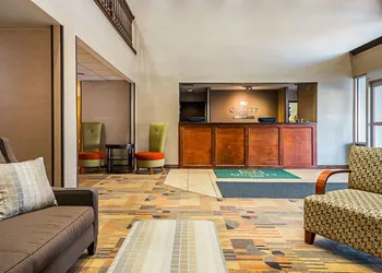 Quality Inn Fairmont hotel thumbnail 3