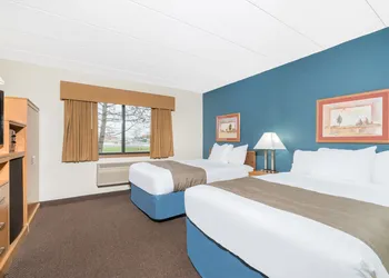 Days Inn & Suites by Wyndham Baxter Brainerd Area hotel thumbnail 3