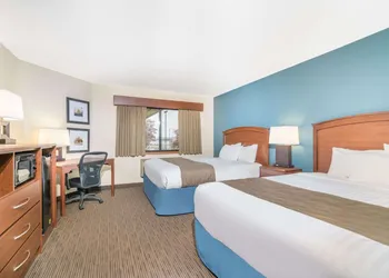 Days Inn & Suites by Wyndham Baxter Brainerd Area hotel thumbnail 6