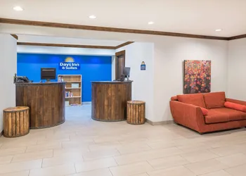 Days Inn by Wyndham Osage Beach Lake of the Ozarks hotel thumbnail 2
