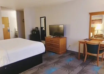 Days Inn by Wyndham Osage Beach Lake of the Ozarks hotel thumbnail 3