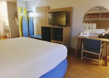Days Inn by Wyndham Osage Beach Lake of the Ozarks hotel thumbnail 6