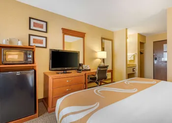Quality Inn Pueblo North hotel thumbnail 5