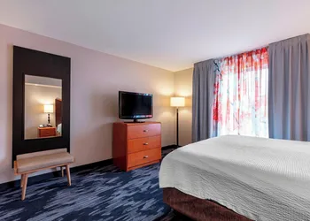 Fairfield Inn & Suites Columbus hotel thumbnail 6