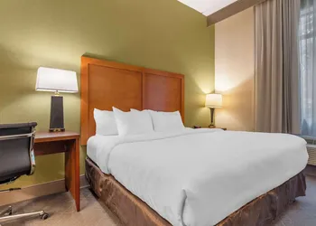 Comfort Inn & Suites LaVale - Cumberland hotel thumbnail 4