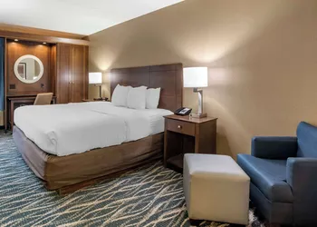 Comfort Inn & Suites Newark - Wilmington hotel thumbnail 7