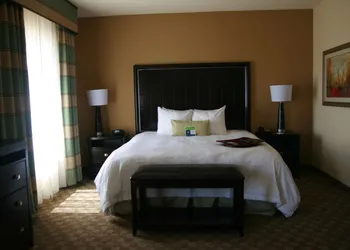 Hampton Inn & Suites McAlester hotel thumbnail 8