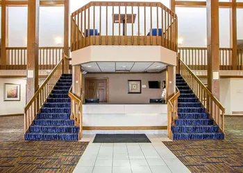 Howard Johnson by Wyndham Merrillville hotel thumbnail 2
