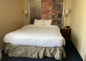 Howard Johnson by Wyndham Merrillville hotel thumbnail 8